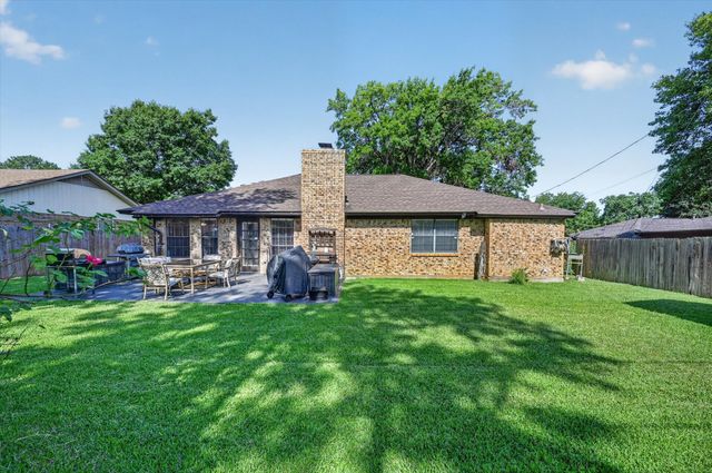 5003 Fairmount Drive, Arlington, TX 76017