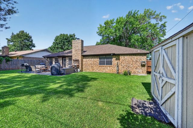 5003 Fairmount Drive, Arlington, TX 76017