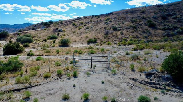 101 Cimarron Road, Pioneertown, CA 92268