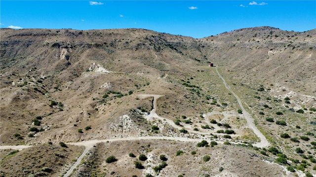 101 Cimarron Road, Pioneertown, CA 92268