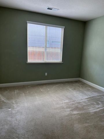 2877 23rd Court, Kingsburg, CA 93631