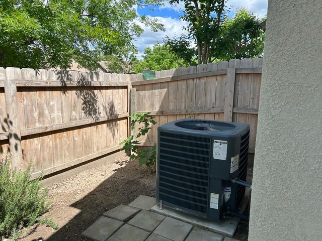 2877 23rd Court, Kingsburg, CA 93631