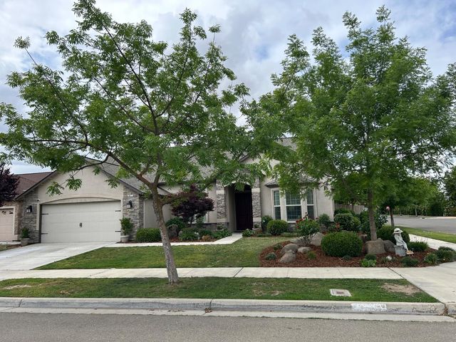 2877 23rd Court, Kingsburg, CA 93631