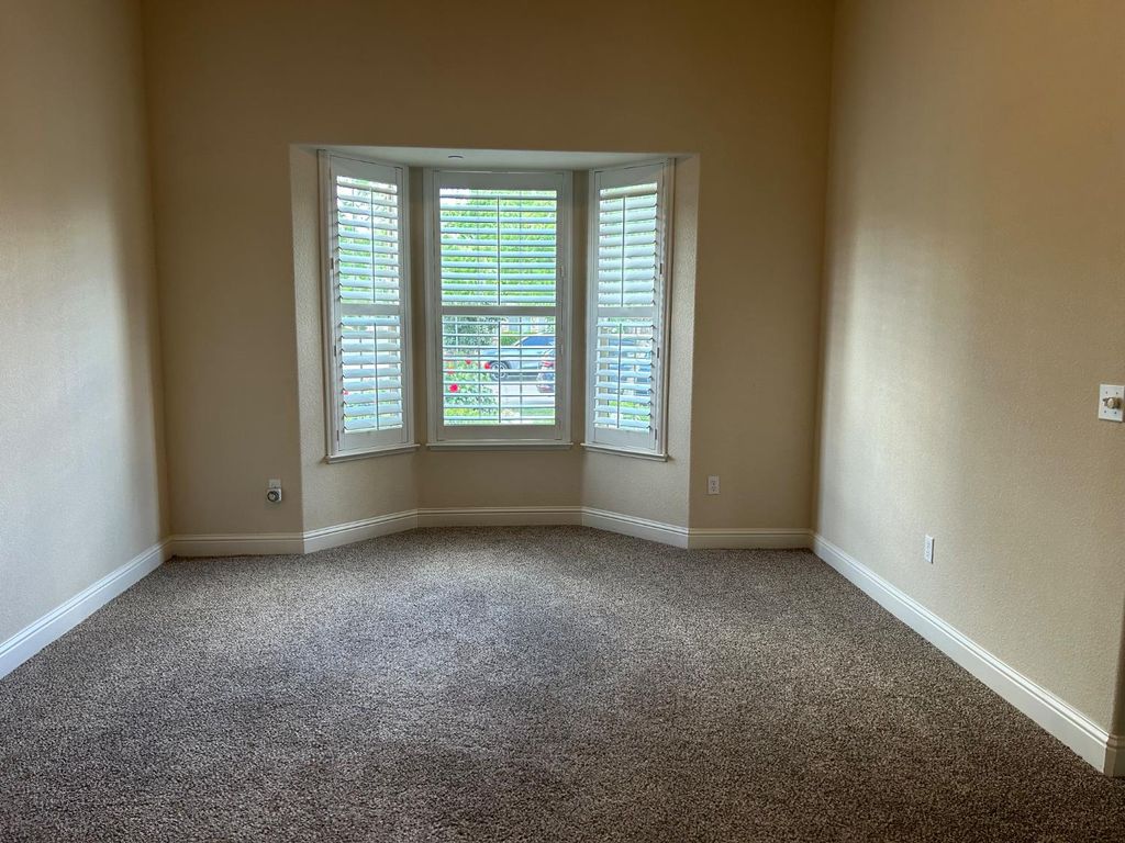 Image 12 of property listing at 2877 23rd Court, Kingsburg, CA 93631