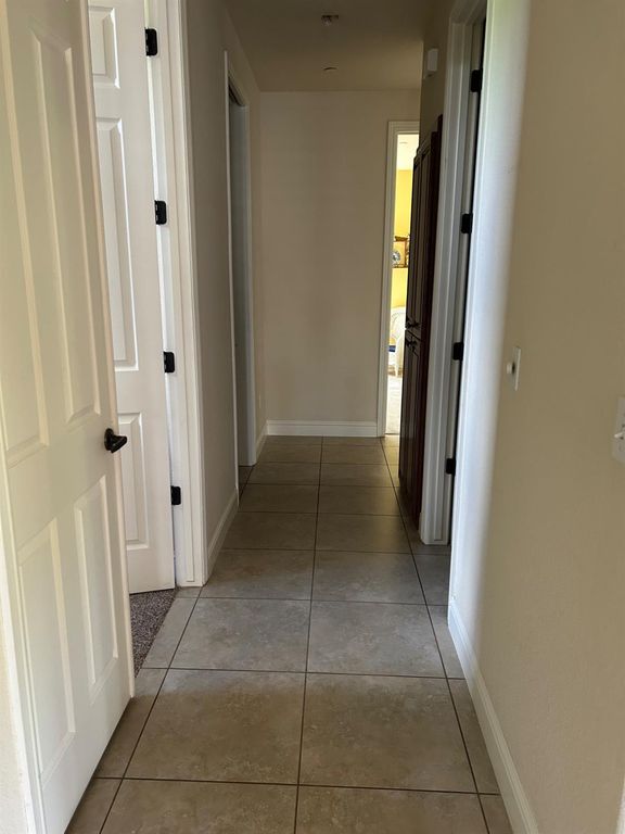 Image 16 of property listing at 2877 23rd Court, Kingsburg, CA 93631