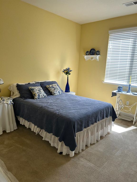 Image 18 of property listing at 2877 23rd Court, Kingsburg, CA 93631