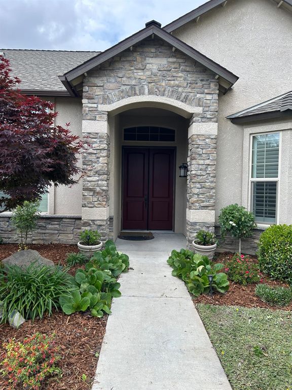 Image 5 of property listing at 2877 23rd Court, Kingsburg, CA 93631