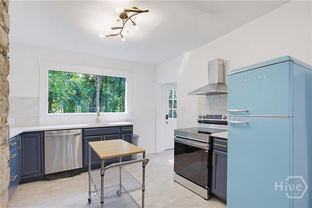 Image 14 of property listing at 49 Saint Johns Avenue, Savannah, GA 31404