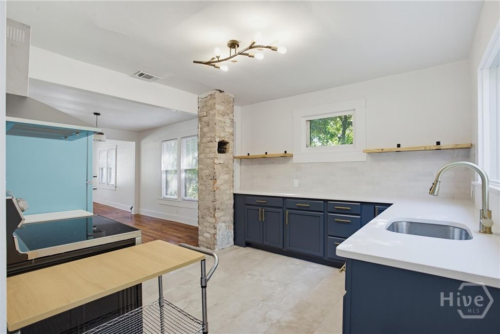 Image 18 of property listing at 49 Saint Johns Avenue, Savannah, GA 31404