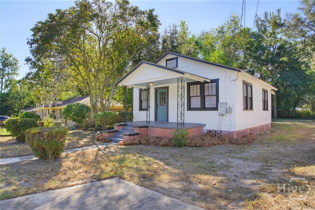 Image 2 of property listing at 49 Saint Johns Avenue, Savannah, GA 31404