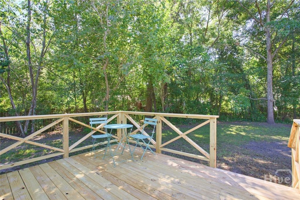 Image 32 of property listing at 49 Saint Johns Avenue, Savannah, GA 31404