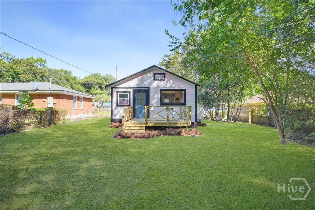 Image 35 of property listing at 49 Saint Johns Avenue, Savannah, GA 31404