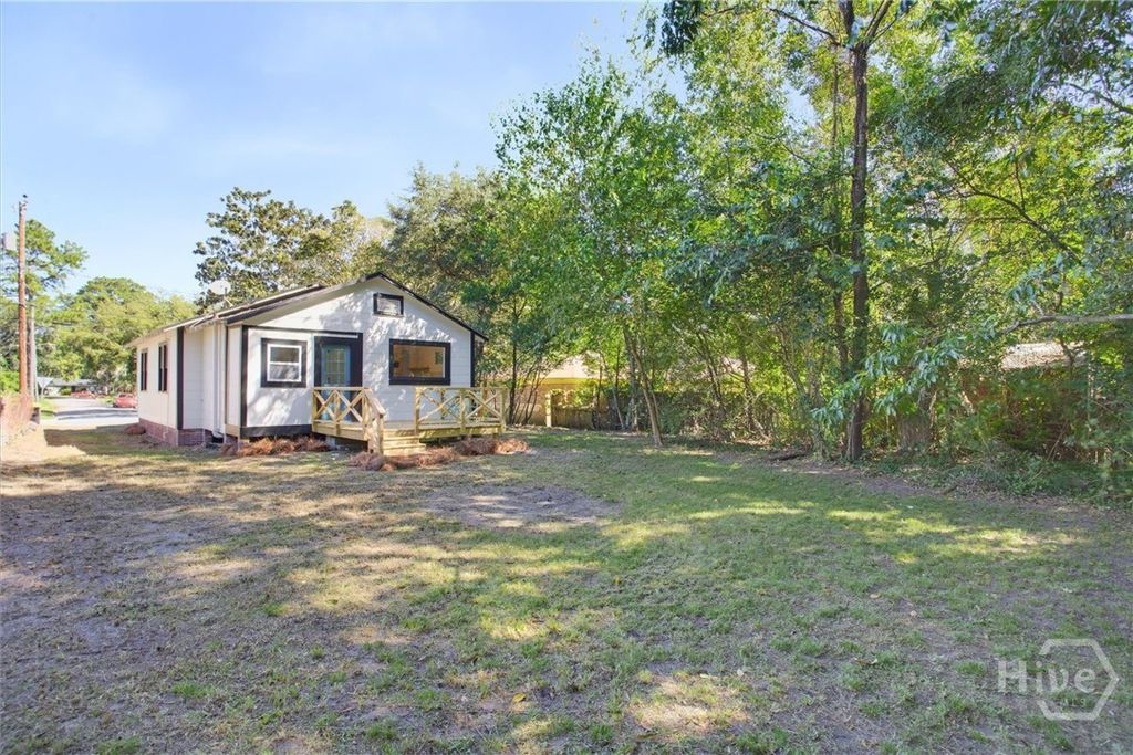 Image 38 of property listing at 49 Saint Johns Avenue, Savannah, GA 31404