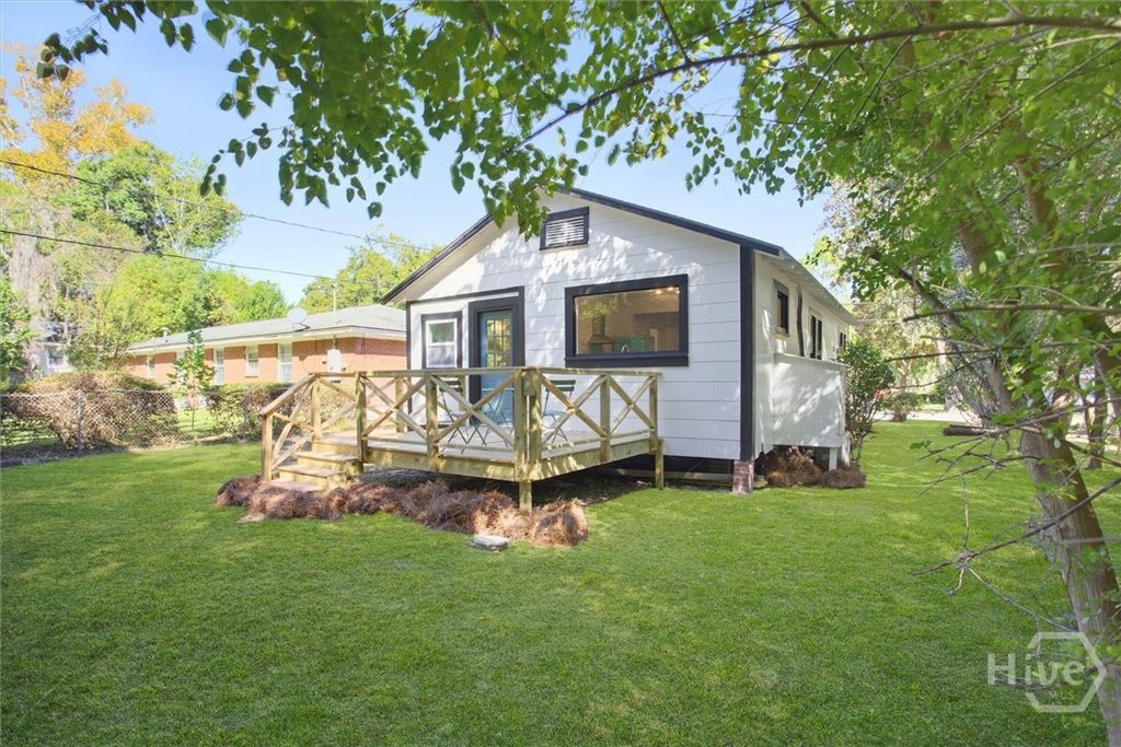 Image 39 of property listing at 49 Saint Johns Avenue, Savannah, GA 31404