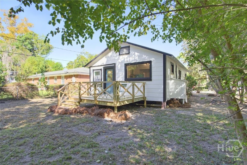 Image 40 of property listing at 49 Saint Johns Avenue, Savannah, GA 31404
