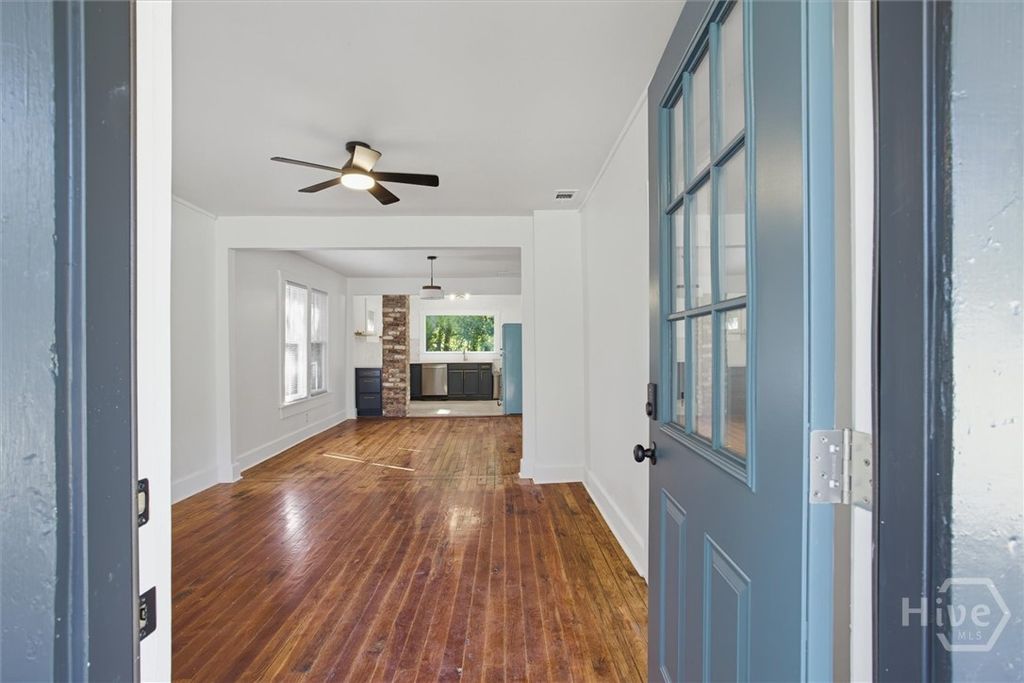 Image 5 of property listing at 49 Saint Johns Avenue, Savannah, GA 31404