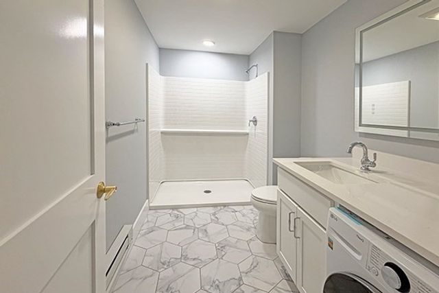 105 Paige St 512, Lowell, MA 01852