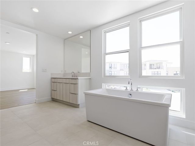 125 Apron, Irvine, CA 92618