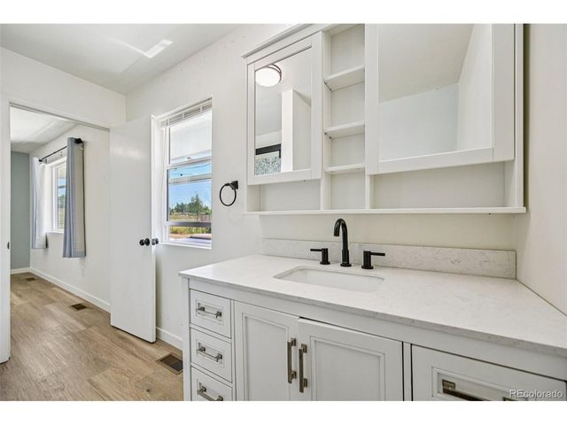 10690 Dover St, Broomfield, CO 80021