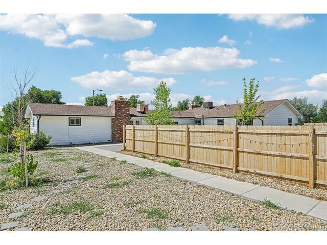 10690 Dover St, Broomfield, CO 80021
