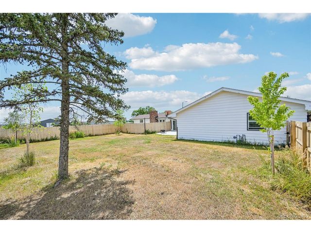 10690 Dover St, Broomfield, CO 80021