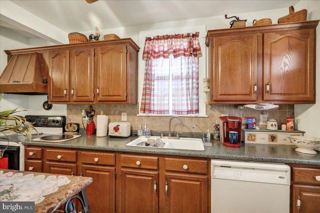 166 ARBORETUM RD, Bernville, PA 19506