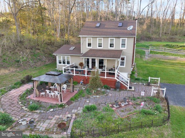 166 ARBORETUM RD, Bernville, PA 19506