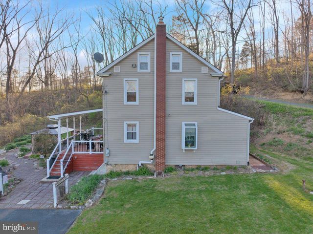 166 ARBORETUM RD, Bernville, PA 19506