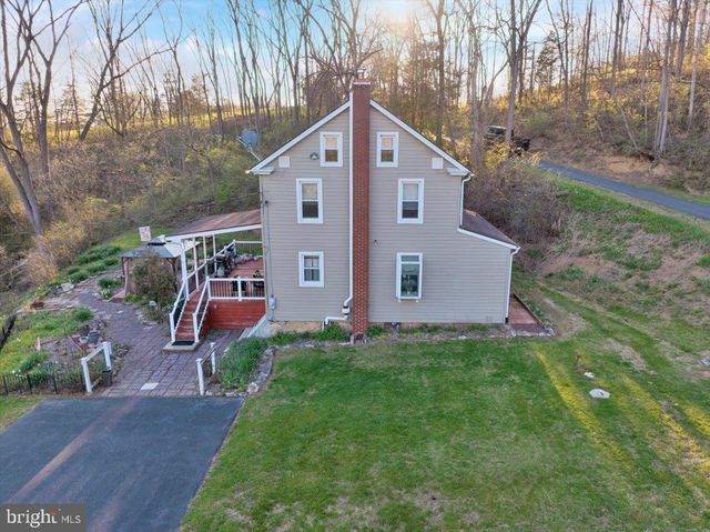 166 ARBORETUM RD, Bernville, PA 19506