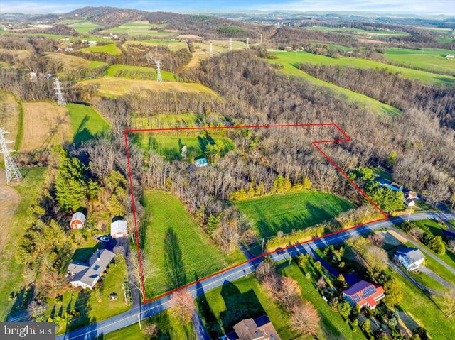 166 ARBORETUM RD, Bernville, PA 19506
