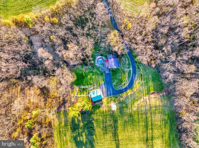 166 ARBORETUM RD, Bernville, PA 19506