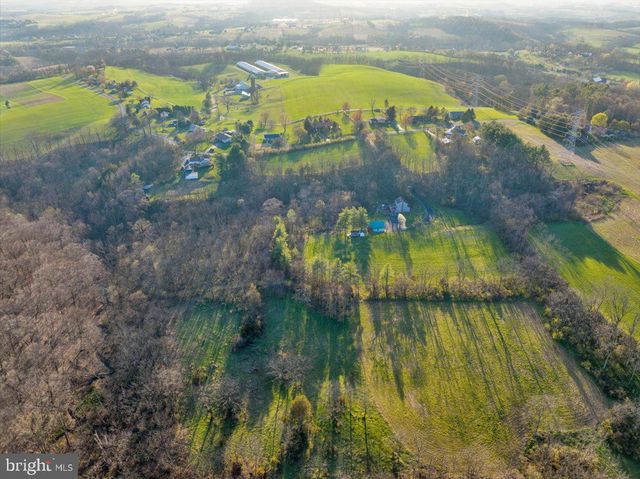 166 ARBORETUM RD, Bernville, PA 19506