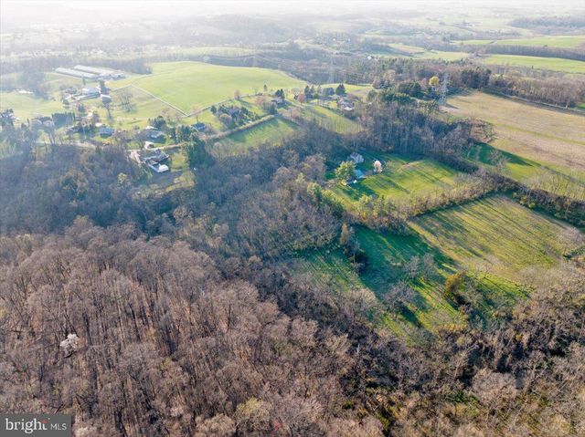 166 ARBORETUM RD, Bernville, PA 19506