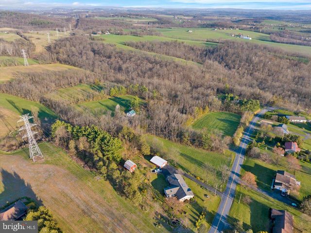 166 ARBORETUM RD, Bernville, PA 19506