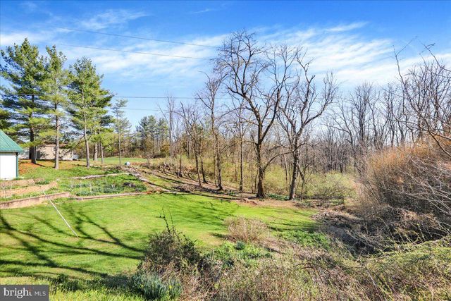 166 ARBORETUM RD, Bernville, PA 19506