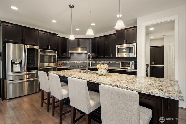 5529 165th Place SW, Lynnwood, WA 98037