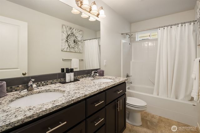 5529 165th Place SW, Lynnwood, WA 98037