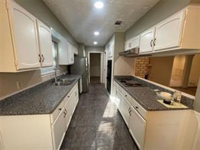 11918 Kirknoll Drive, Houston, TX 77089