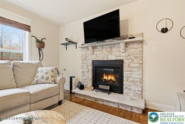 1005 McKinley Way, East Stroudsburg, PA 18301