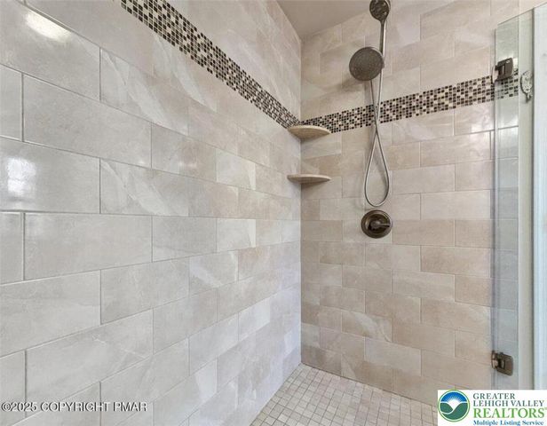 1005 McKinley Way, East Stroudsburg, PA 18301