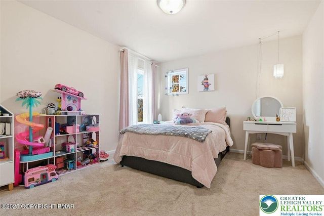 1005 McKinley Way, East Stroudsburg, PA 18301