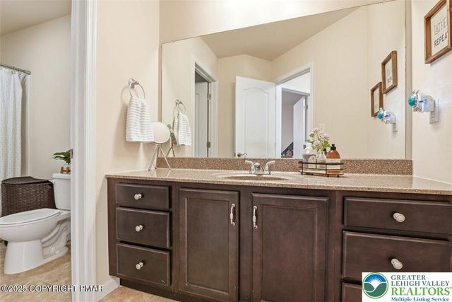 1005 McKinley Way, East Stroudsburg, PA 18301