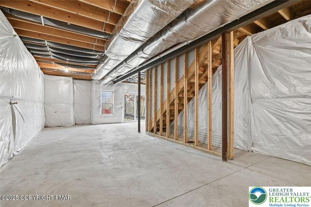 1005 McKinley Way, East Stroudsburg, PA 18301