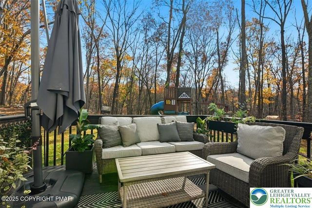 1005 McKinley Way, East Stroudsburg, PA 18301