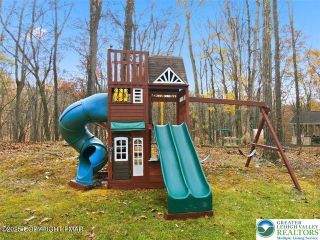 1005 McKinley Way, East Stroudsburg, PA 18301