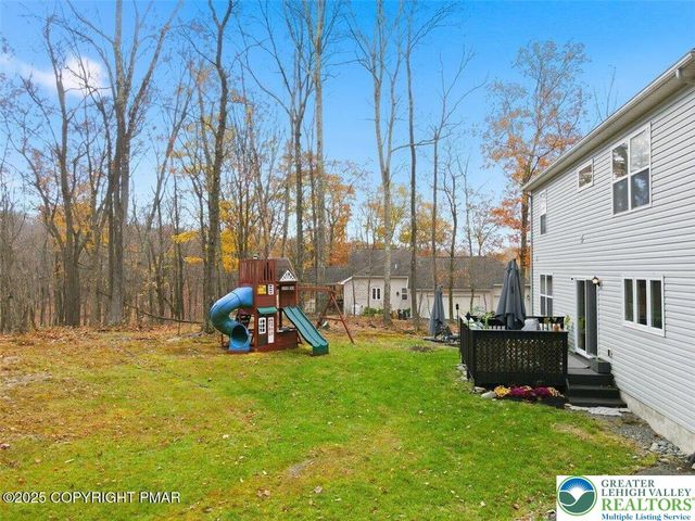 1005 McKinley Way, East Stroudsburg, PA 18301