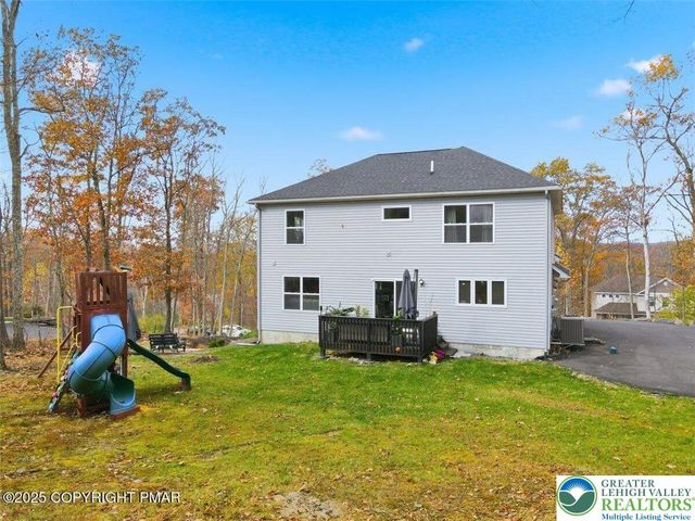 1005 McKinley Way, East Stroudsburg, PA 18301