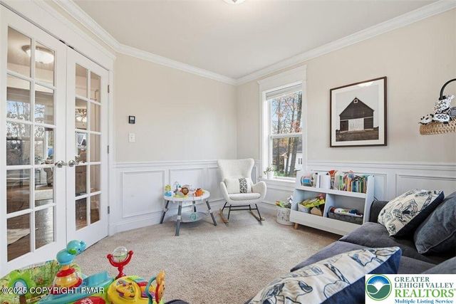 1005 McKinley Way, East Stroudsburg, PA 18301