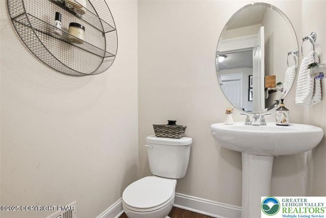 1005 McKinley Way, East Stroudsburg, PA 18301