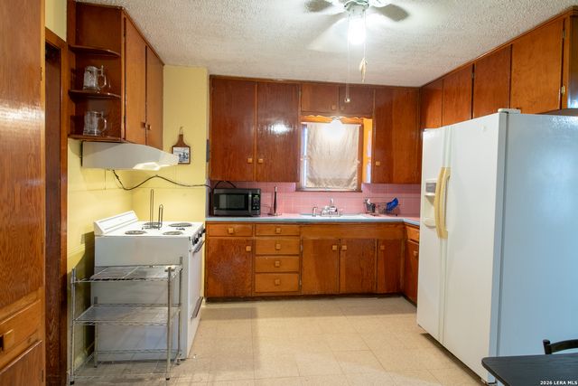 16472 N State Highway 16, Poteet, TX 78065